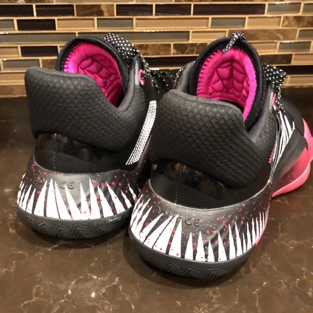 Adidas Donovan Mitchell DON Issue 1 Venom/ Symbiote Spider-Man Size 10 Cavaliers